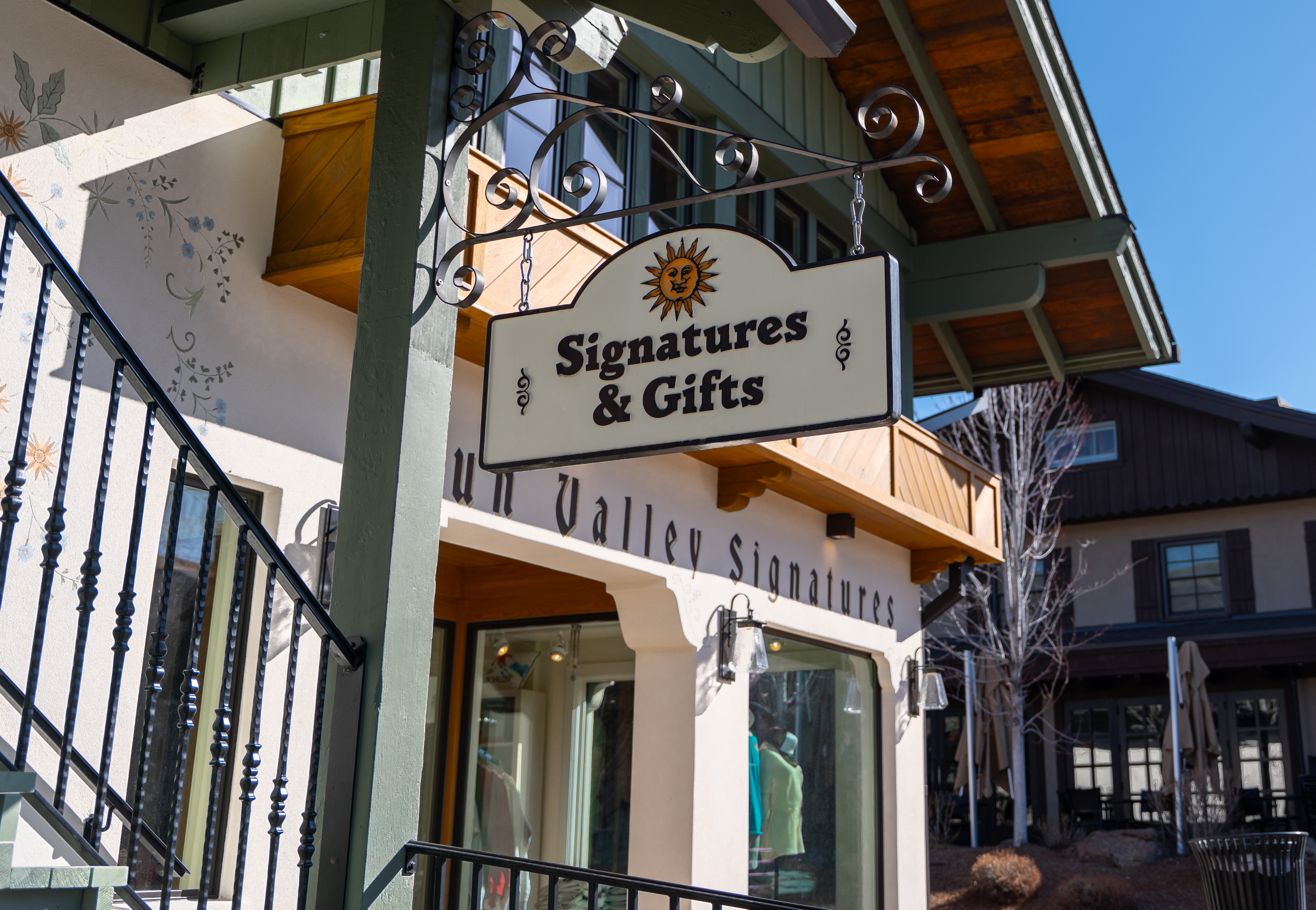 svr_signatures_gift_shop_exteriors_04-15-25_7